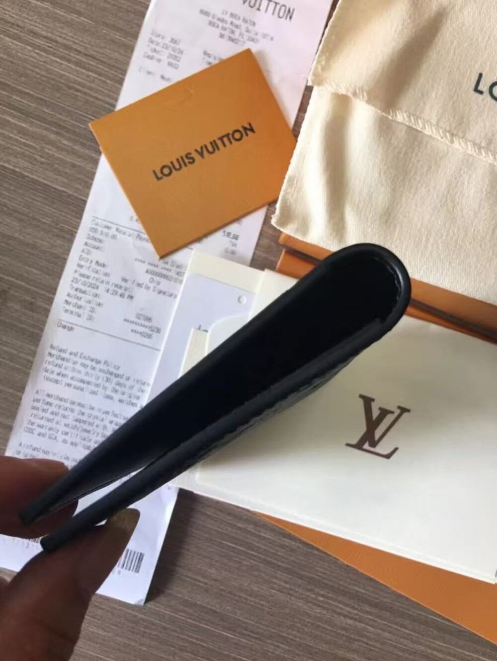 Louis Vuitton Passport Cover - Picture 4 of 10